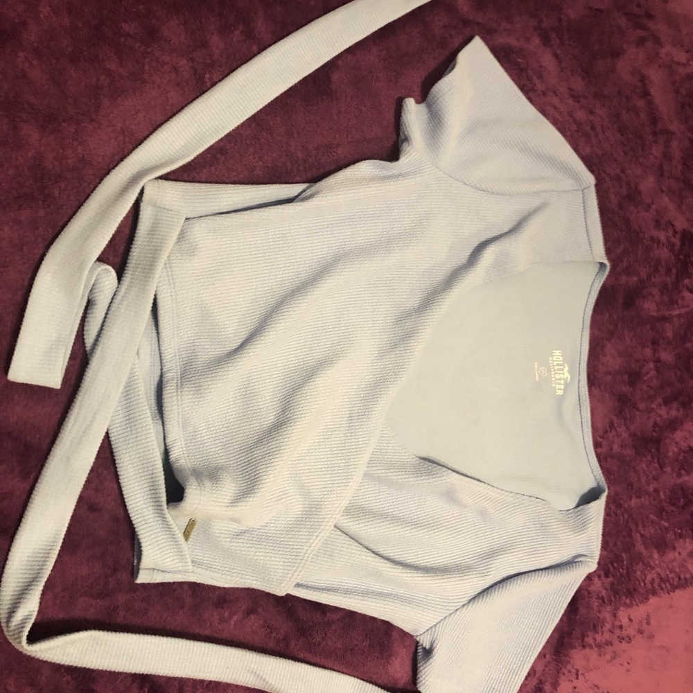 Hollister top